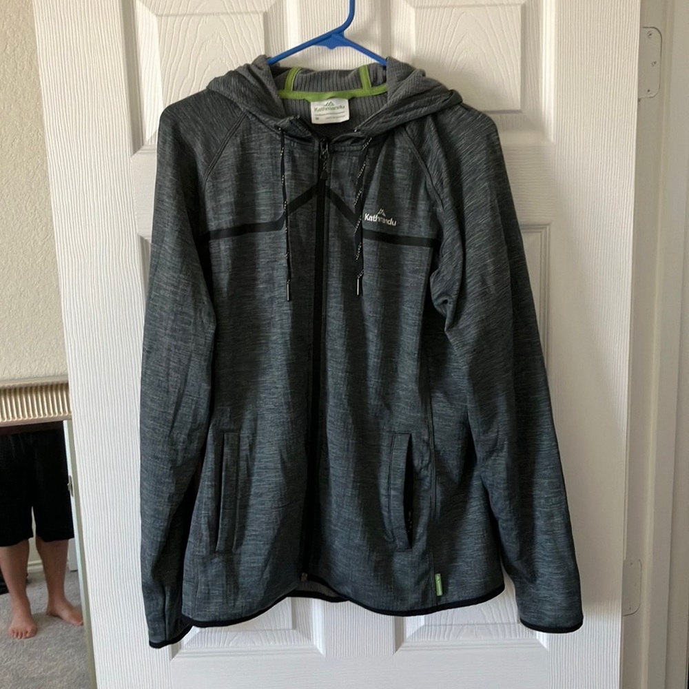 Women’s Kathmandu 18 zipper jacket with hood